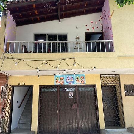 Hostel Urban City 메딜린 외부 사진