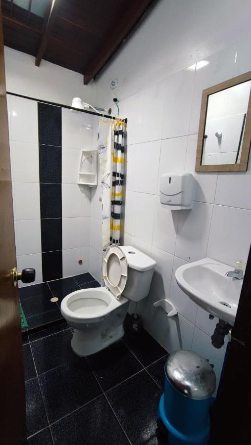 Hostel Urban City 메딜린 외부 사진