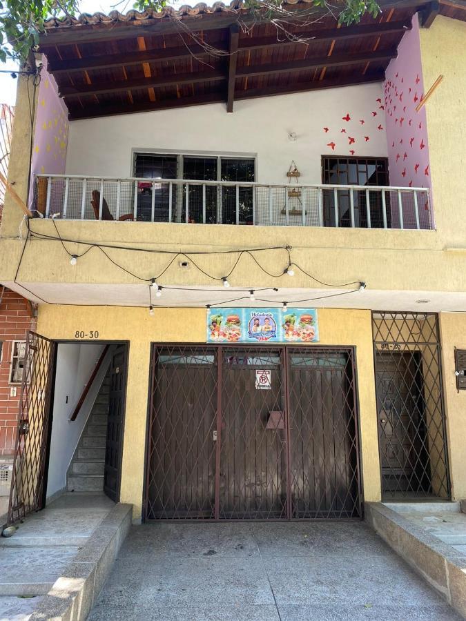 Hostel Urban City 메딜린 외부 사진