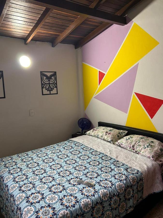 Hostel Urban City 메딜린 외부 사진