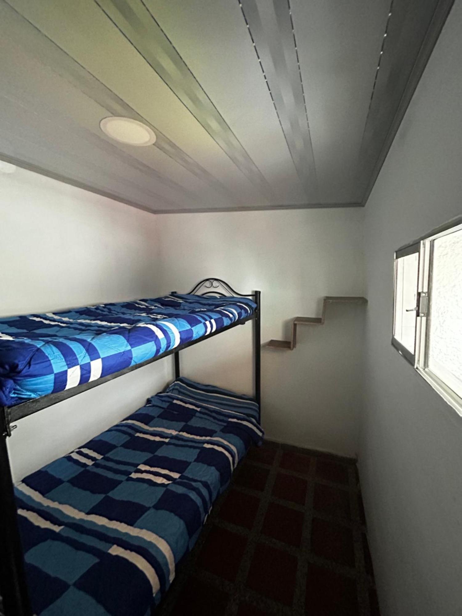 Hostel Urban City 메딜린 외부 사진