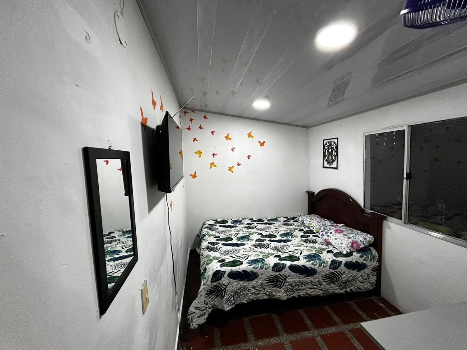 Hostel Urban City 메딜린 외부 사진