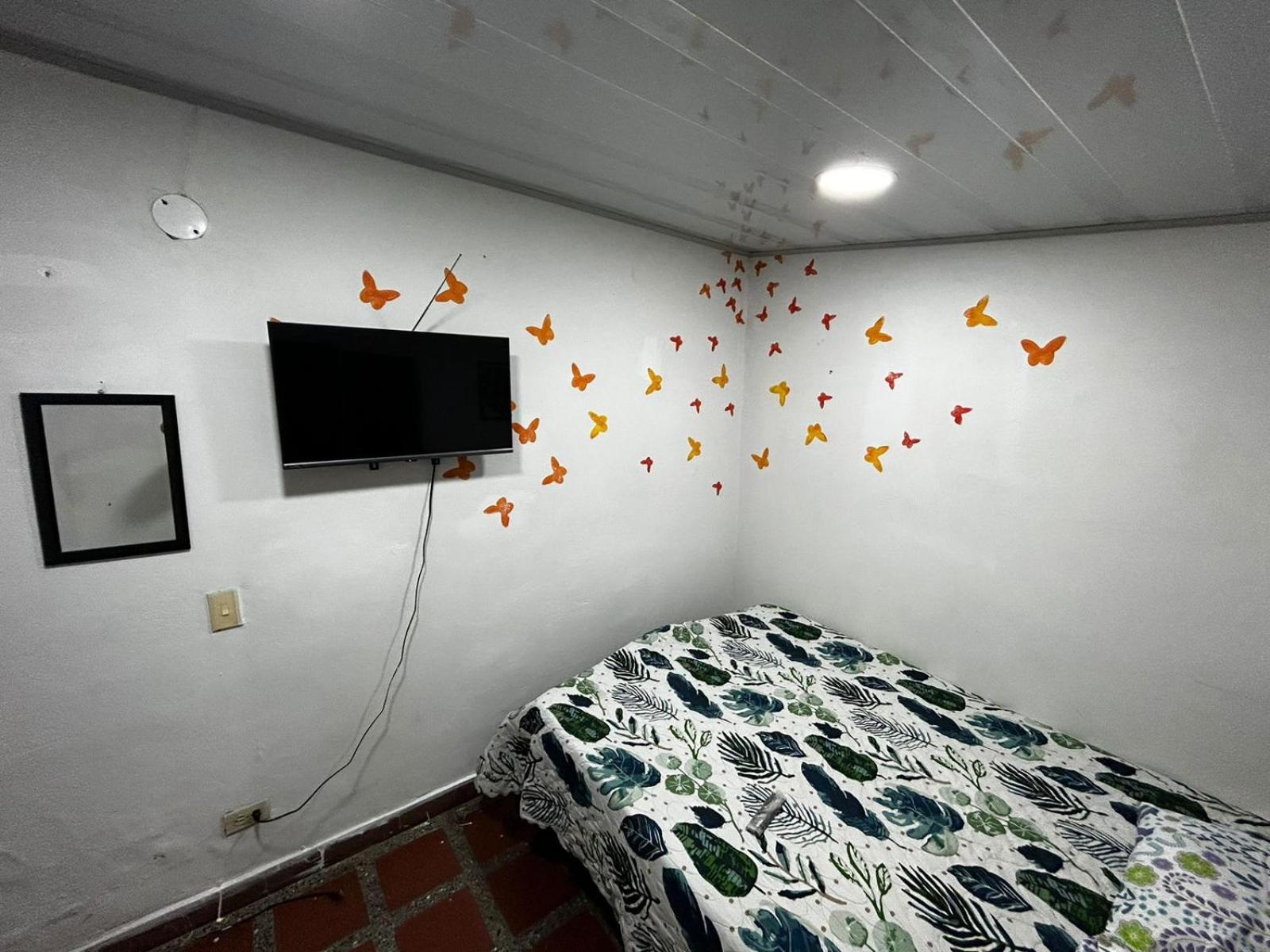 Hostel Urban City 메딜린 외부 사진