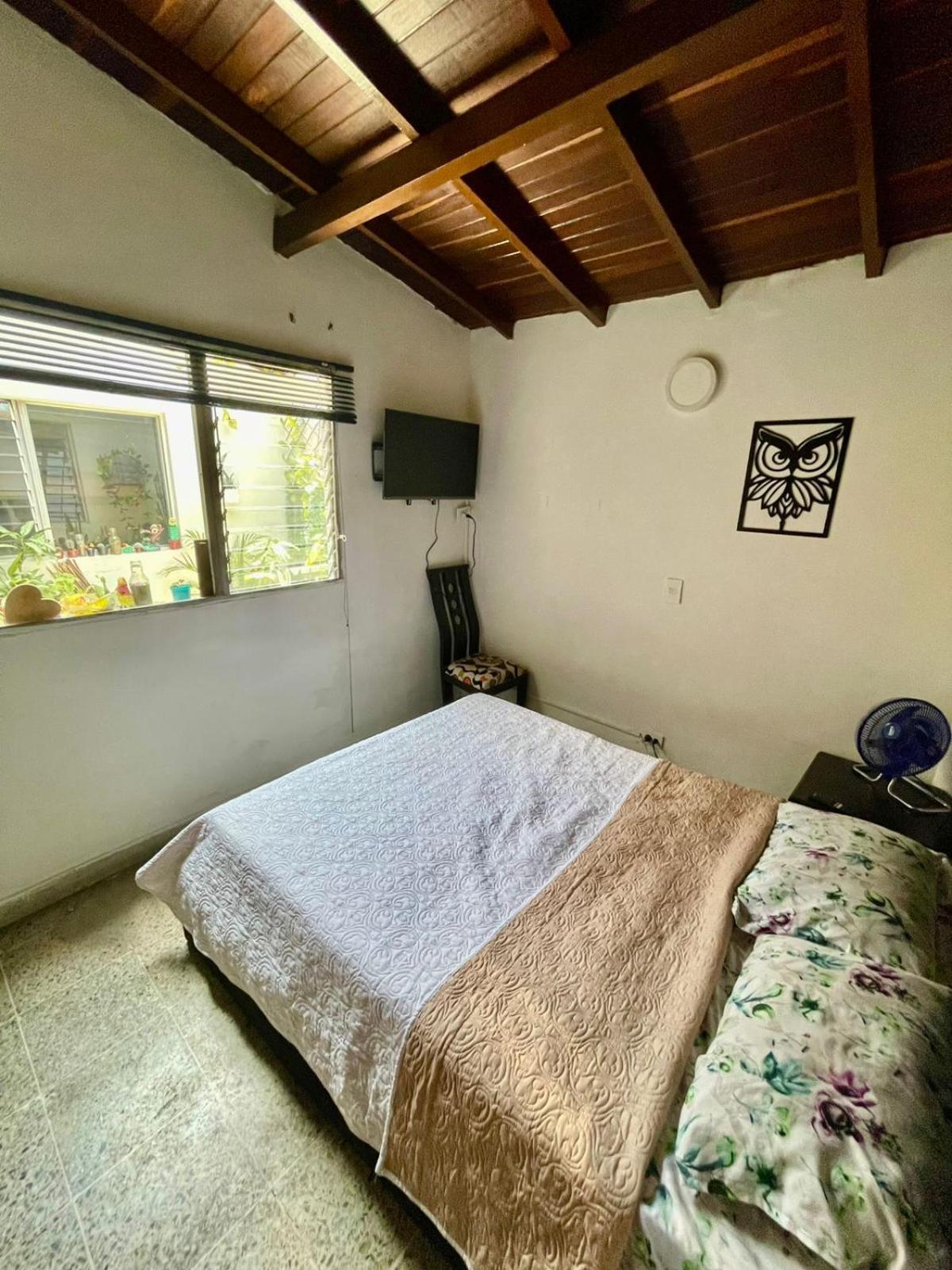 Hostel Urban City 메딜린 외부 사진