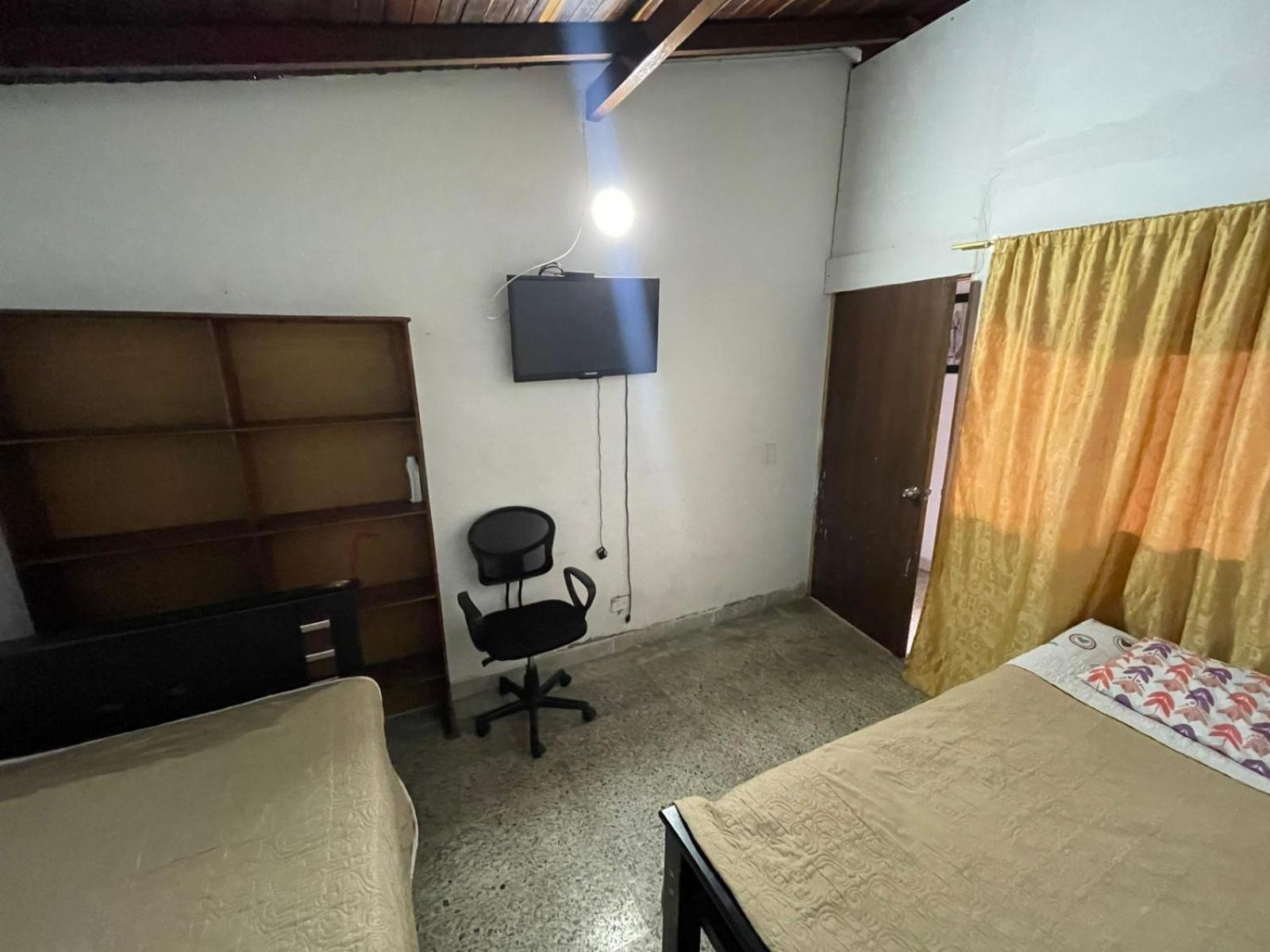 Hostel Urban City 메딜린 외부 사진