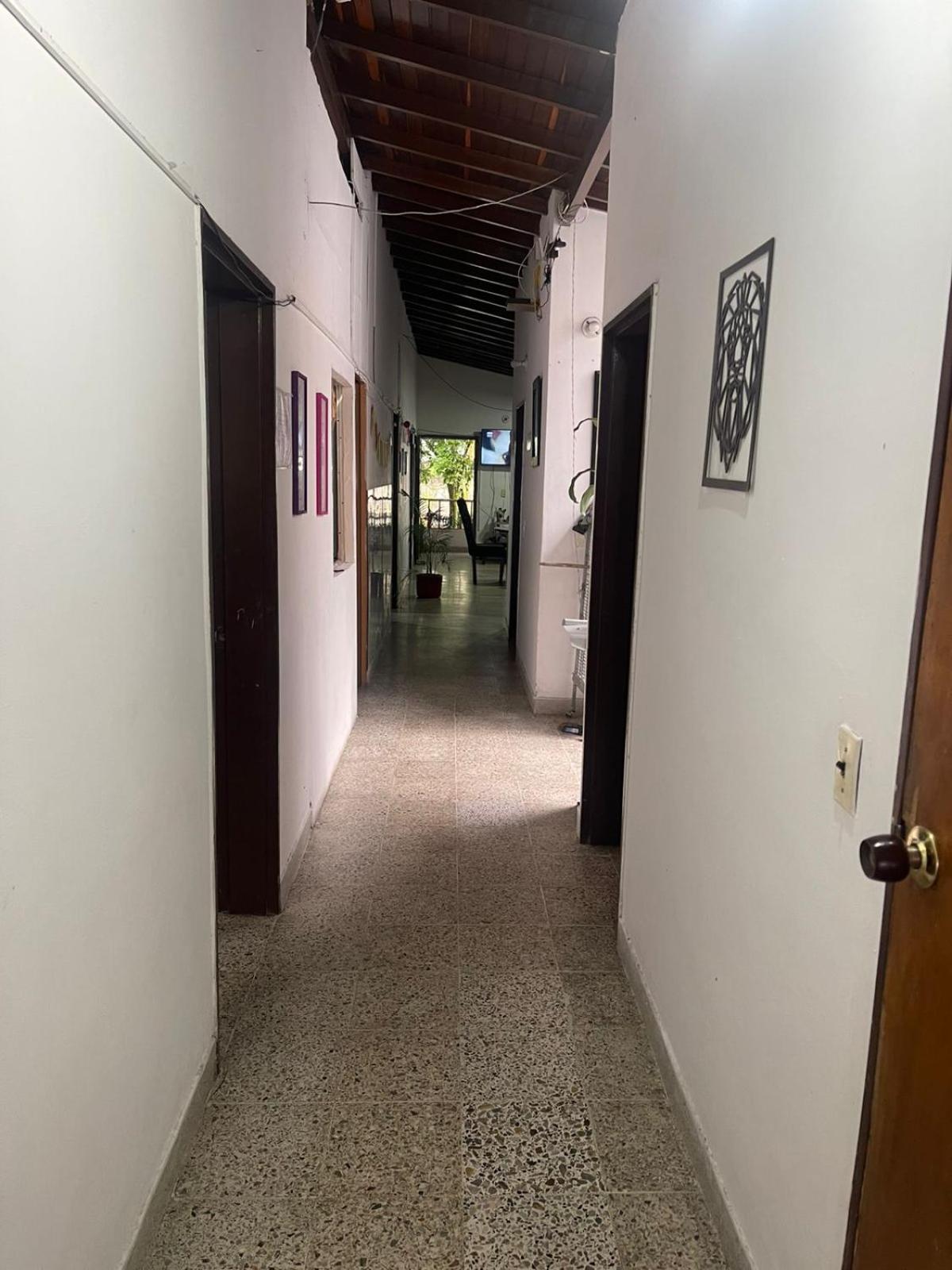 Hostel Urban City 메딜린 외부 사진